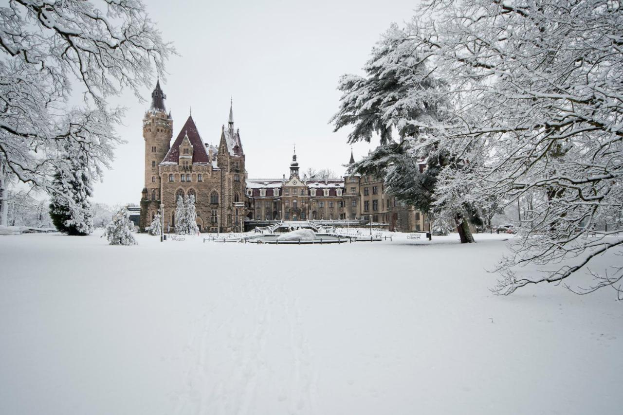 Moszna Zamek Hotell Exteriör bild