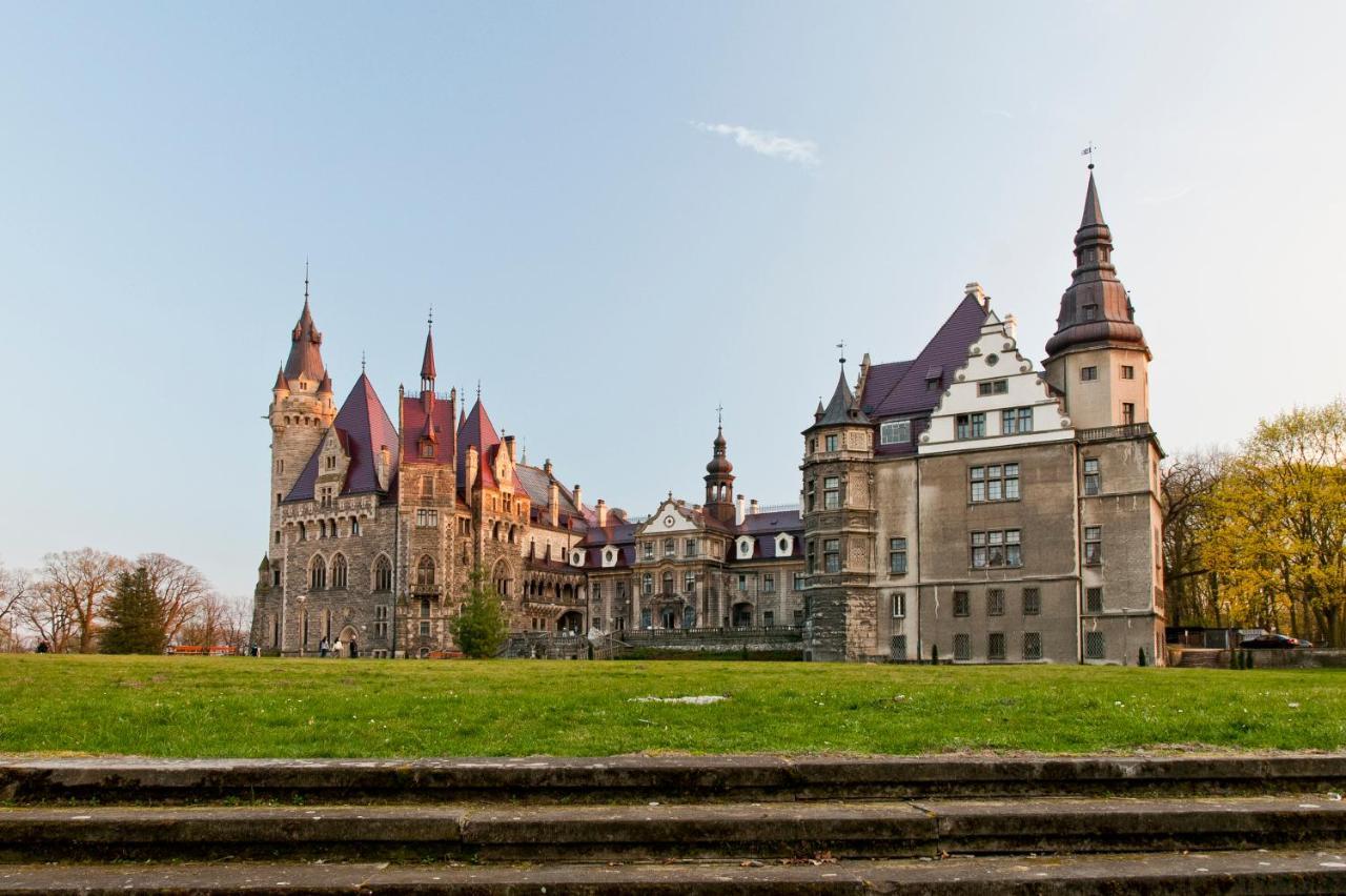 Moszna Zamek Hotell Exteriör bild